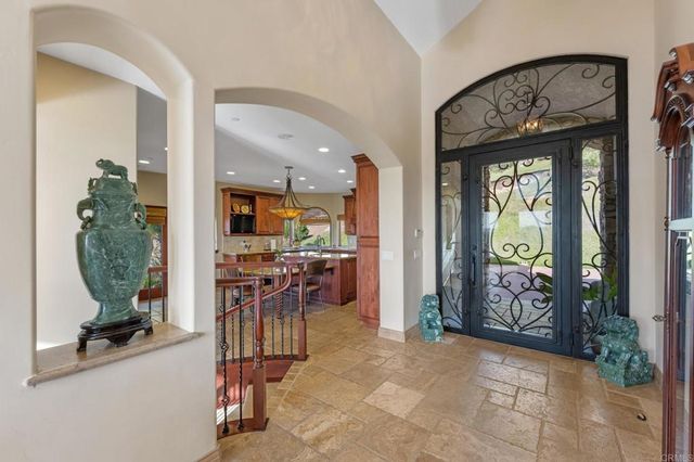 14817 Highland Valley Road, Escondido, CA 92025