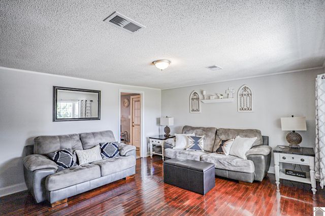 10702 Scale Road, Benton, KY 42025