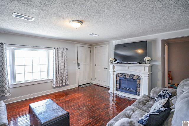 10702 Scale Road, Benton, KY 42025