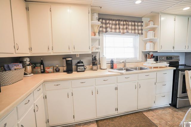 10702 Scale Road, Benton, KY 42025