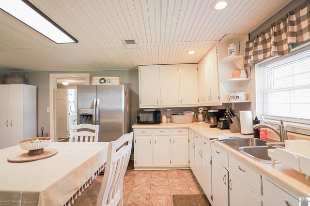 10702 Scale Road, Benton, KY 42025