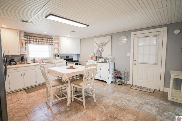 10702 Scale Road, Benton, KY 42025