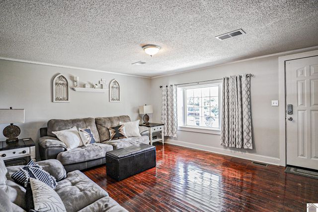 10702 Scale Road, Benton, KY 42025