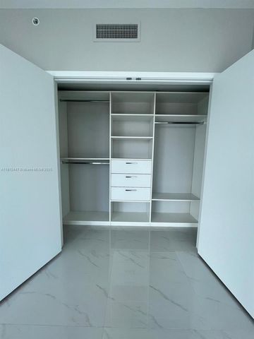 17301 Biscayne Blvd 2105, North Miami Beach, FL 33160