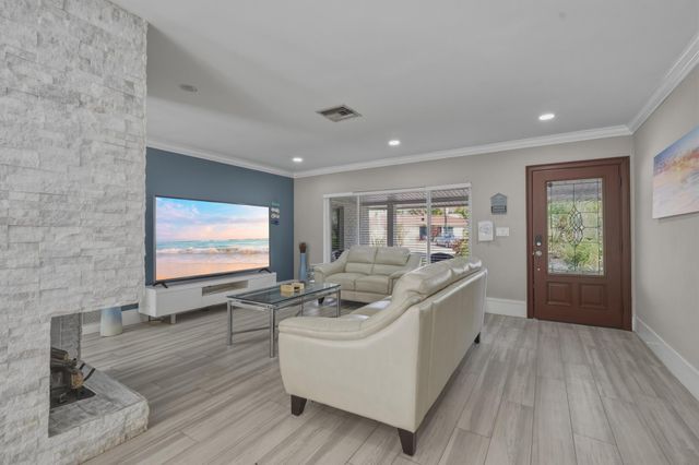 3036 NE 19th Street, Fort Lauderdale, FL 33305