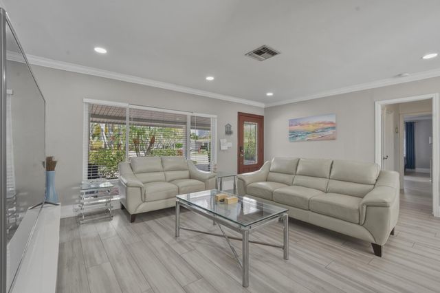 3036 NE 19th Street, Fort Lauderdale, FL 33305