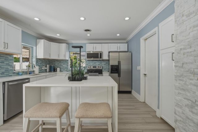 3036 NE 19th Street, Fort Lauderdale, FL 33305