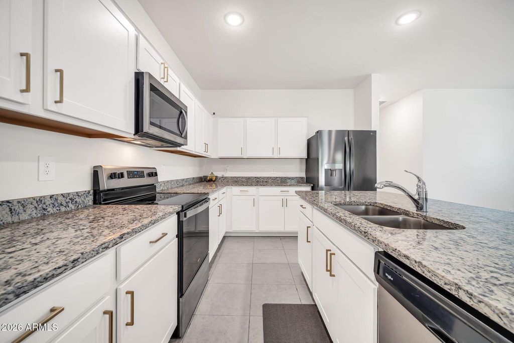 Image 15 of property listing at 16524 W DESERT MIRAGE Drive, Surprise, AZ 85388