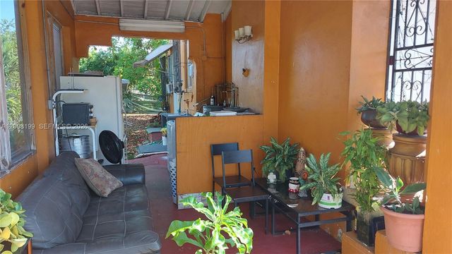 3087 SW 5th St, Miami, FL 33135