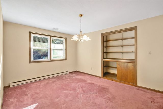 17 Labelle Cir, Chicopee, MA 01020