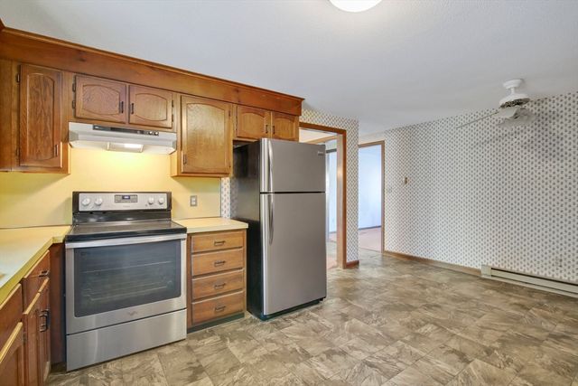 17 Labelle Cir, Chicopee, MA 01020