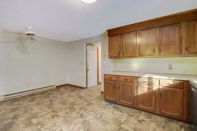 17 Labelle Cir, Chicopee, MA 01020
