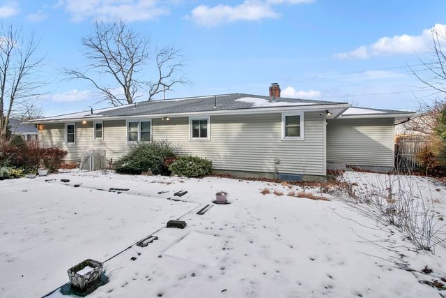 17 Labelle Cir, Chicopee, MA 01020
