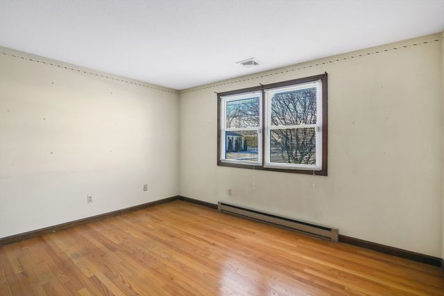 17 Labelle Cir, Chicopee, MA 01020