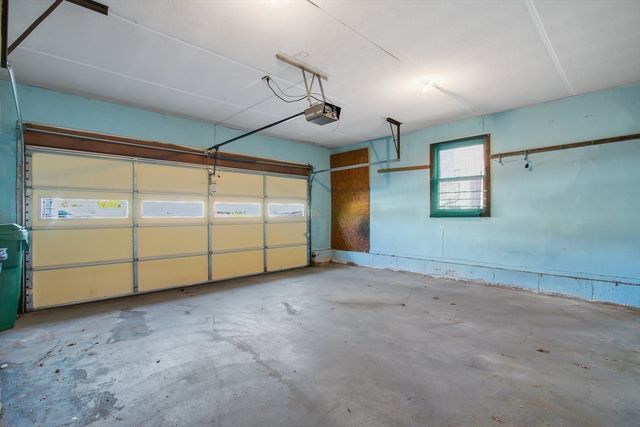 17 Labelle Cir, Chicopee, MA 01020