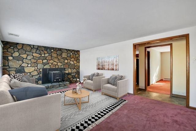 17 Labelle Cir, Chicopee, MA 01020