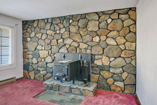 17 Labelle Cir, Chicopee, MA 01020
