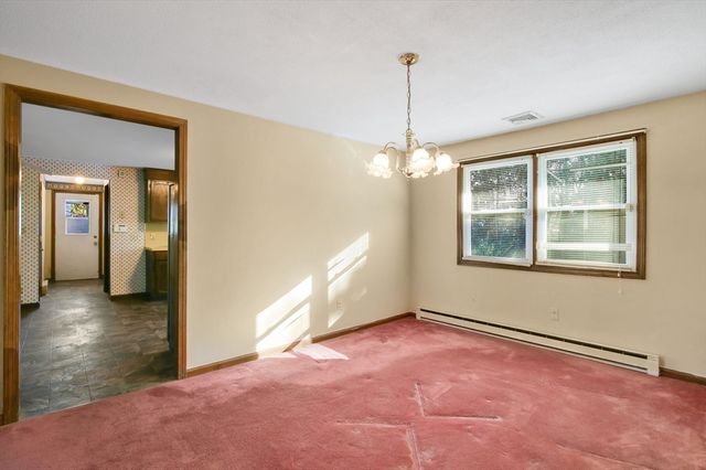 17 Labelle Cir, Chicopee, MA 01020