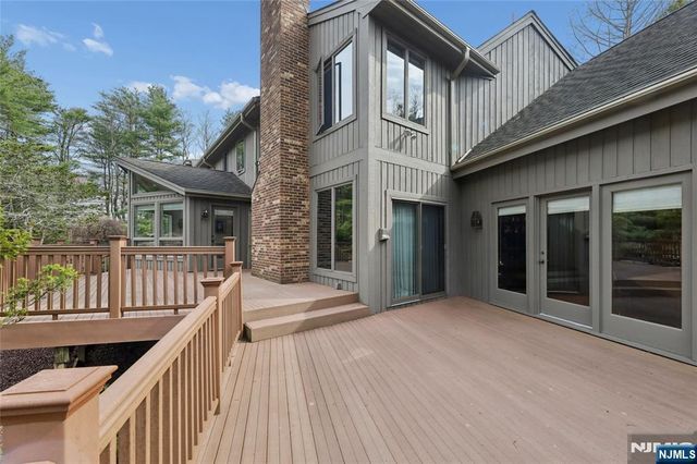 9 Toboggan Ridge Road, Saddle River, NJ 07458