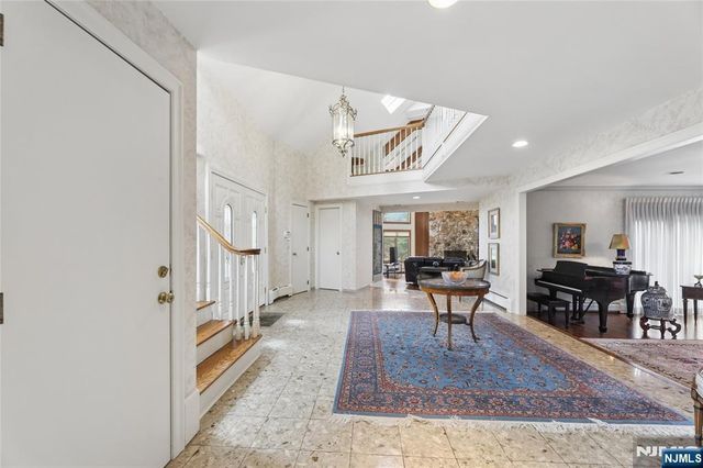 9 Toboggan Ridge Road, Saddle River, NJ 07458