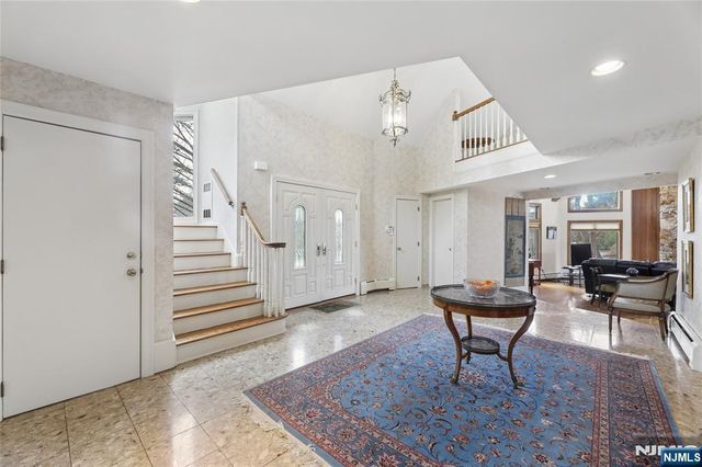 9 Toboggan Ridge Road, Saddle River, NJ 07458