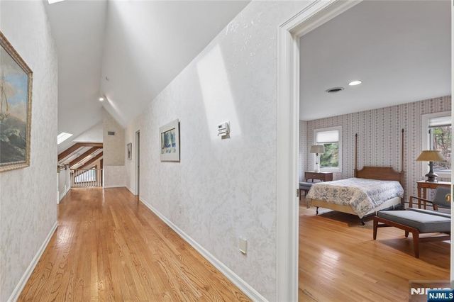 9 Toboggan Ridge Road, Saddle River, NJ 07458