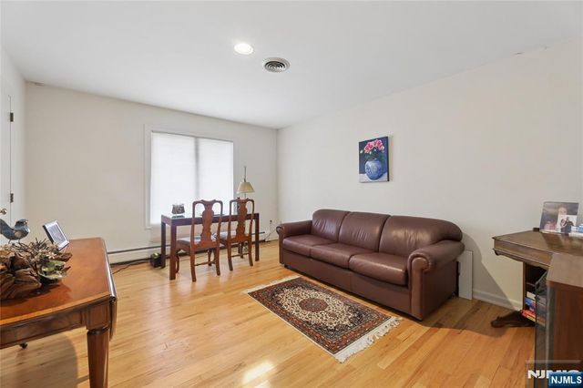 9 Toboggan Ridge Road, Saddle River, NJ 07458