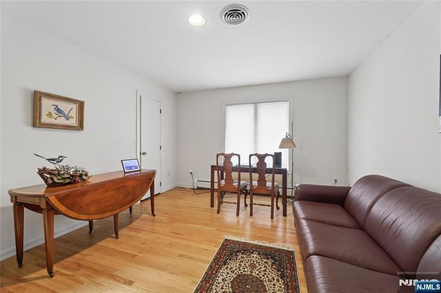 9 Toboggan Ridge Road, Saddle River, NJ 07458