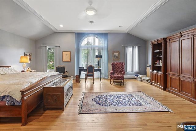 9 Toboggan Ridge Road, Saddle River, NJ 07458