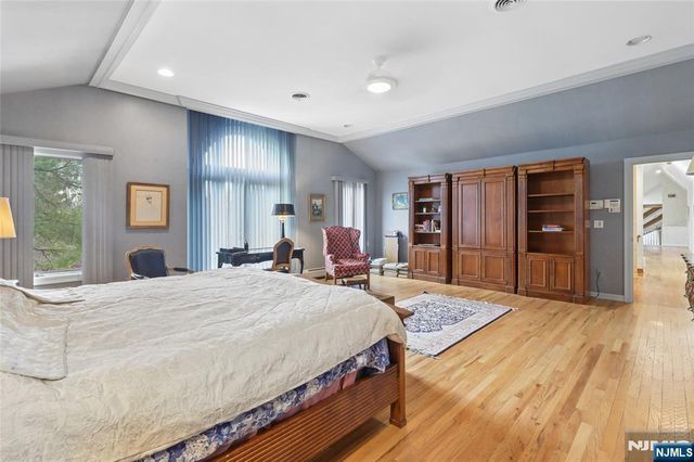 9 Toboggan Ridge Road, Saddle River, NJ 07458