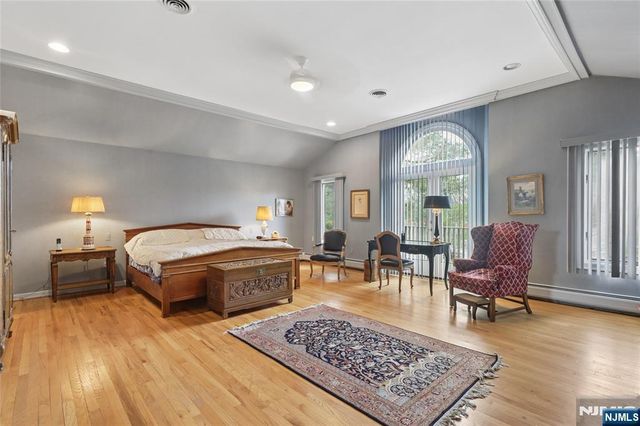 9 Toboggan Ridge Road, Saddle River, NJ 07458