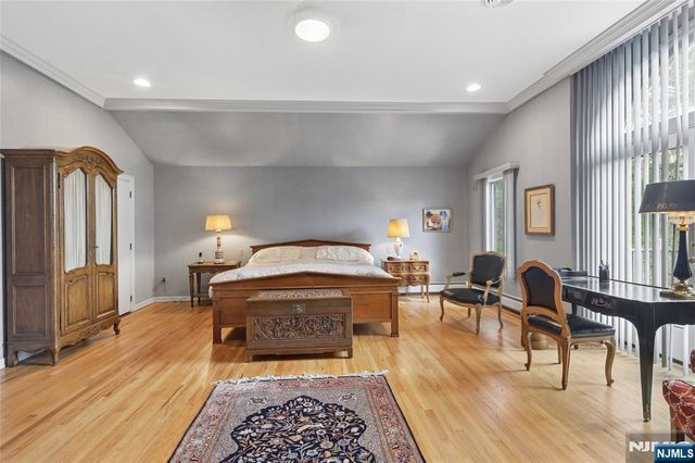 9 Toboggan Ridge Road, Saddle River, NJ 07458