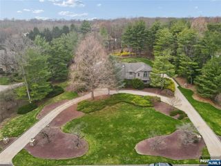 9 Toboggan Ridge Road, Saddle River, NJ 07458