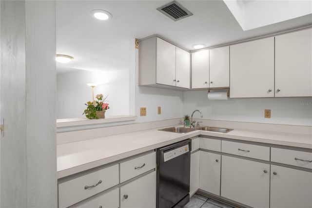 270 E GLASSBORO COURT 2B, Hernando, FL 34442