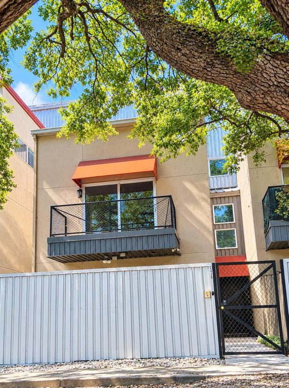 2429 Wentworth Street, Houston, TX 77004