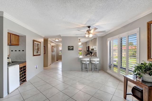 21214 Lago Circle 8b, Boca Raton, FL 33433