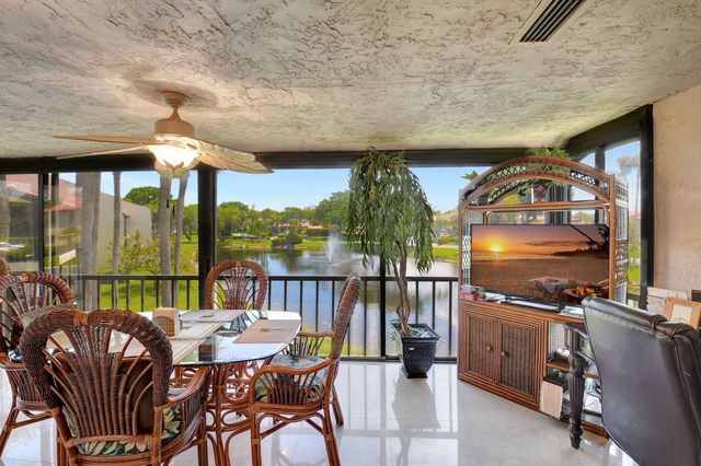 21214 Lago Circle 8b, Boca Raton, FL 33433