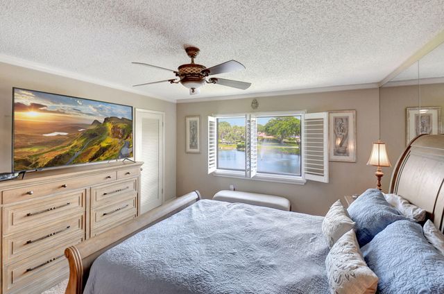 21214 Lago Circle 8b, Boca Raton, FL 33433