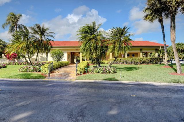 21214 Lago Circle 8b, Boca Raton, FL 33433