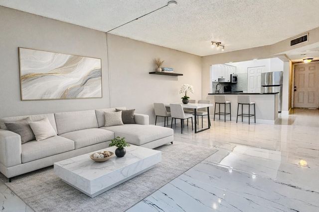 8060 Colony Cir 209, Fort Lauderdale, FL 33321