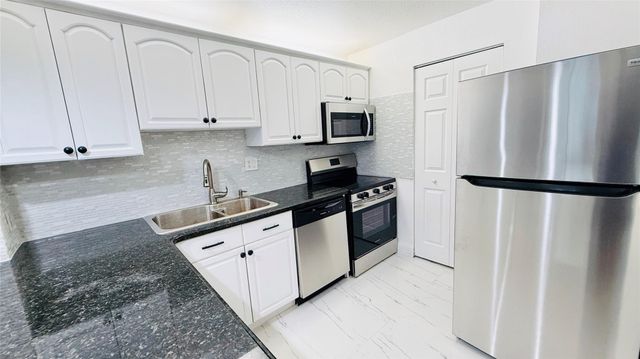 8060 Colony Cir 209, Fort Lauderdale, FL 33321