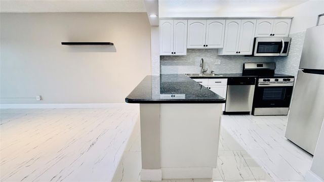 8060 Colony Cir 209, Fort Lauderdale, FL 33321