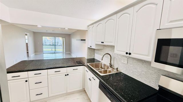 8060 Colony Cir 209, Fort Lauderdale, FL 33321