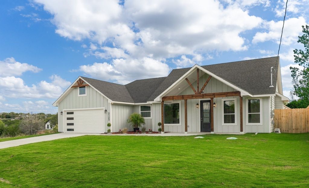 2125 Steepleridge Circle, Granbury, TX 76048 — photo 2