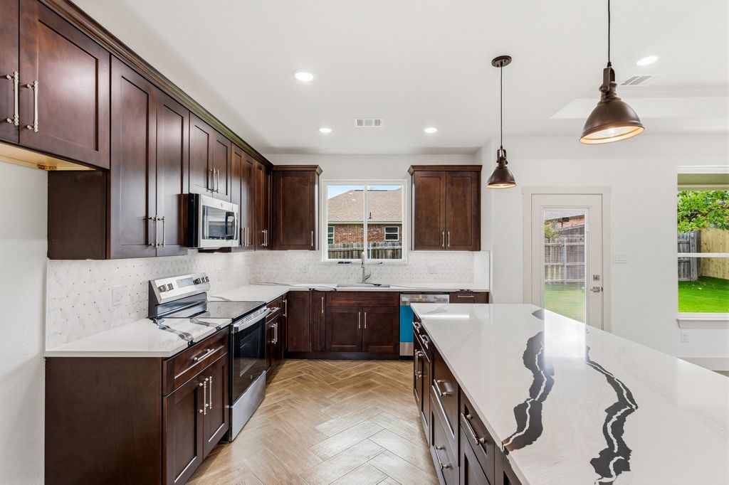 2125 Steepleridge Circle, Granbury, TX 76048 — photo 5