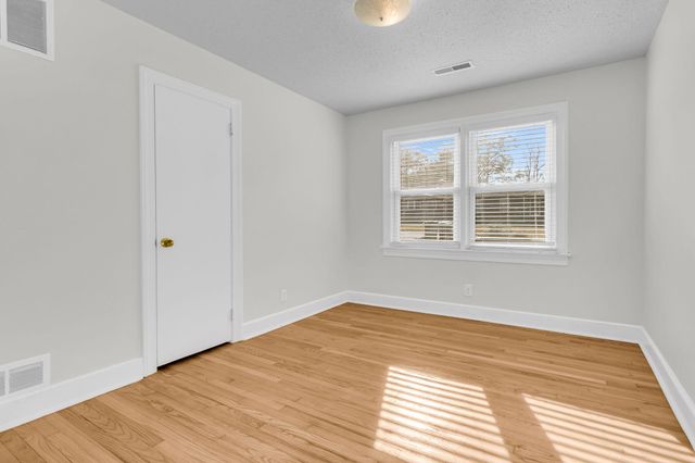 5830 Beverly Drive, Hanahan, SC 29410