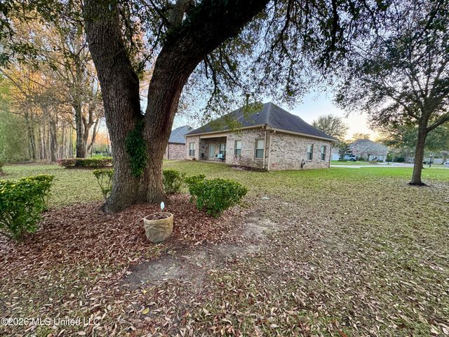 7334 N Aberdeen Drive, Pass Christian, MS 39571