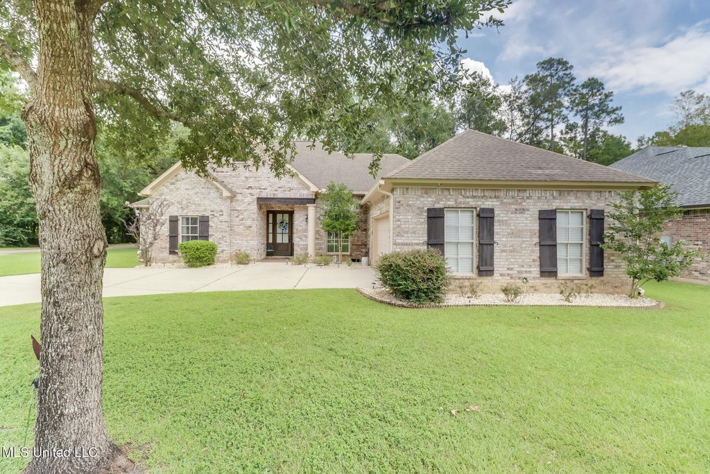 7334 N Aberdeen Drive, Pass Christian, MS 39571
