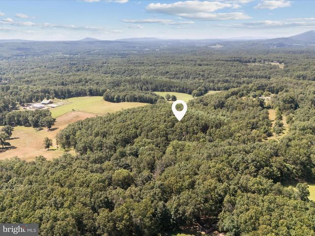 LIGHT RD, Winchester, VA 22603