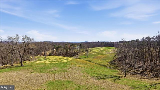 LIGHT RD, Winchester, VA 22603